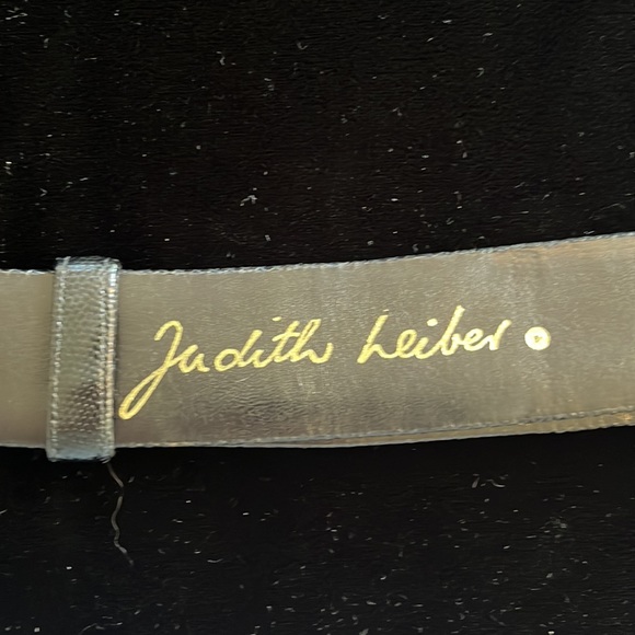 Judith Leiber Blk snakeskin belt with large cabochon/semi precious stone buckle - Picture 4 of 6